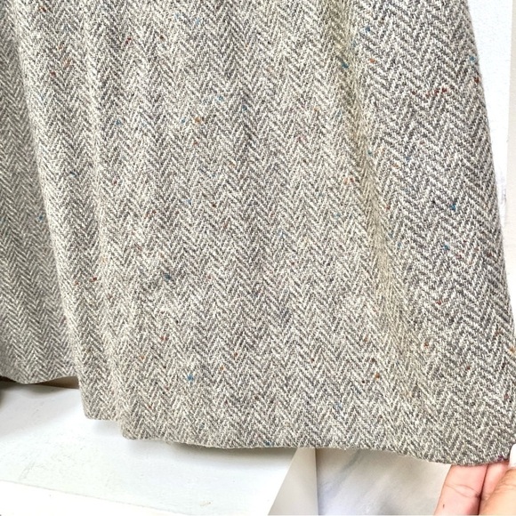 PURE VIRGIN WOOL vintage skirt w herringbone fine pattern & cottage core vibe - Picture 11 of 15